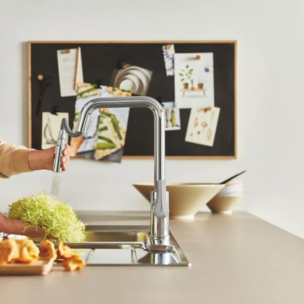 Смесител за кухня с изтеглящ се душ Grohe Eurosmart хром гланц 2 функции