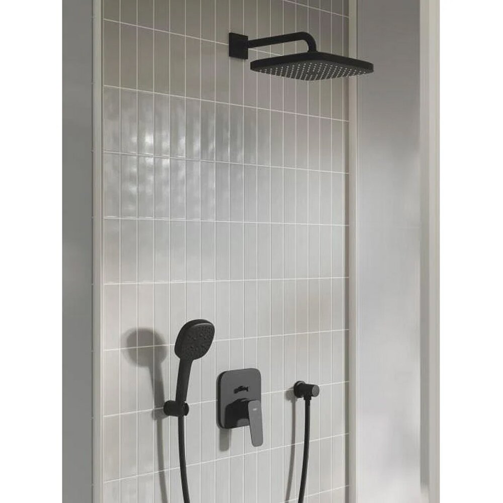 Вградена батерия за душ с матово черно покритие Grohe Cubeo без вградена част