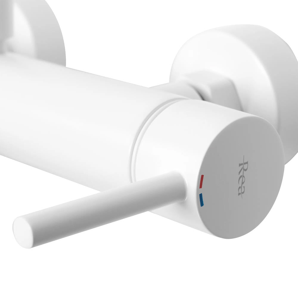 Rea Lungo Matte White Bathtub - Shower Mixer with Shower Set