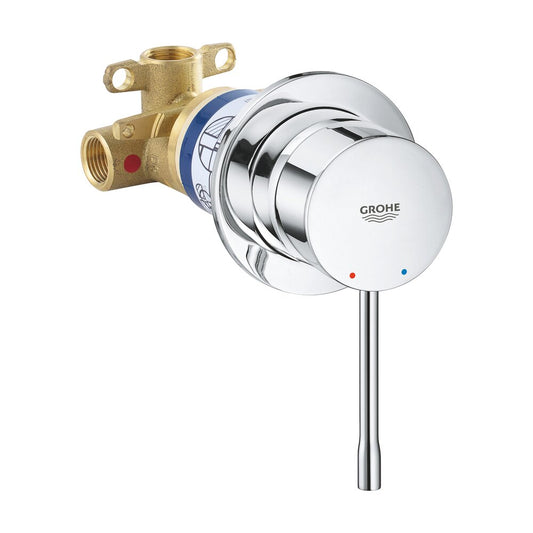 Вградена душ батерия Grohe Essence с блестящ хромиран финиш и вградена конструкция