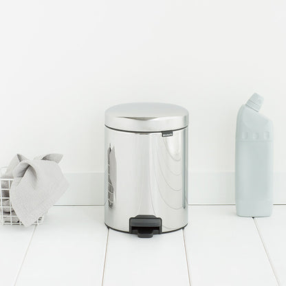 Кошче с педалa Brabantia NewIcon 5L, Brilliant Steel 649010