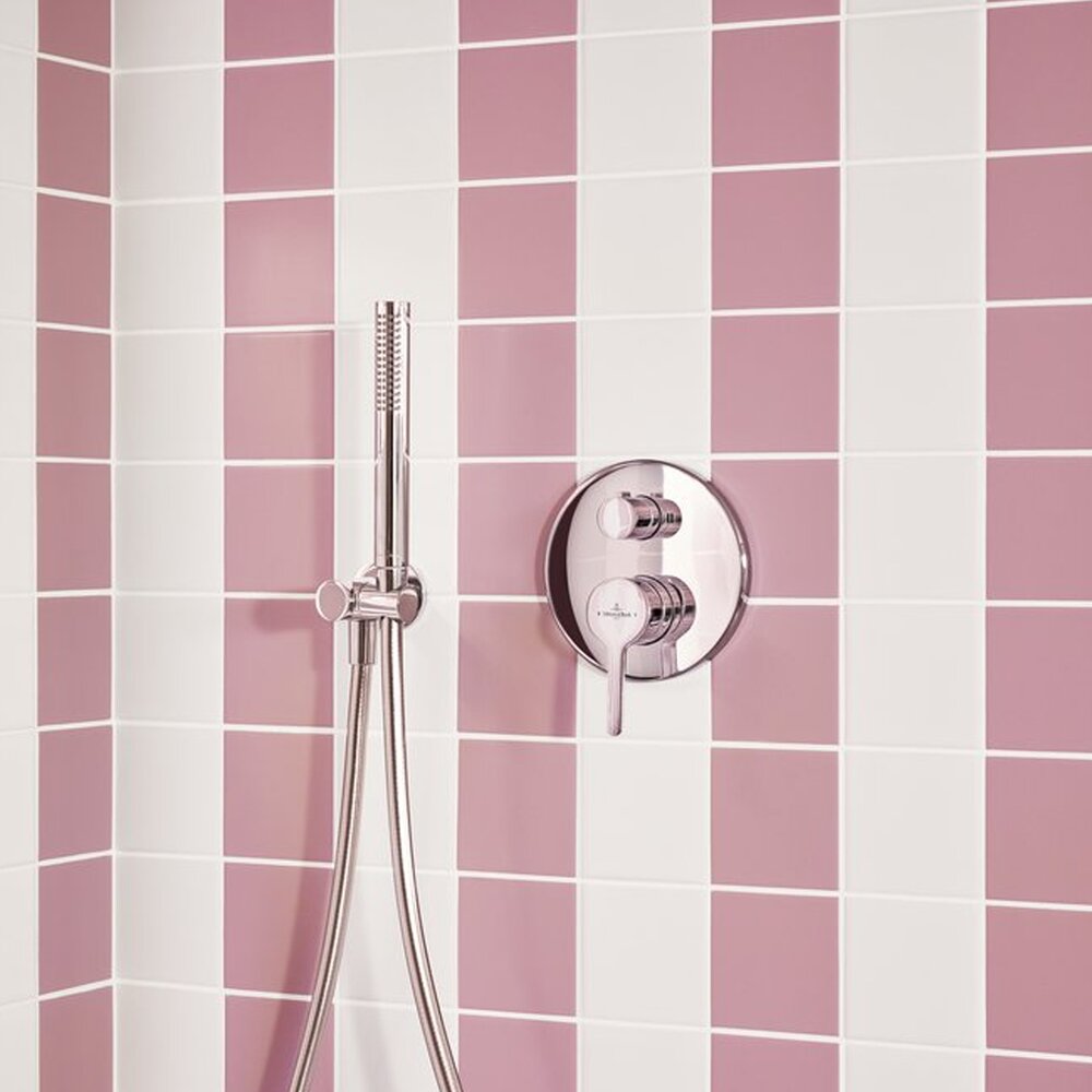 Кот за изход за душ Villeroy&Boch Universal кръгъл с хромирана опора