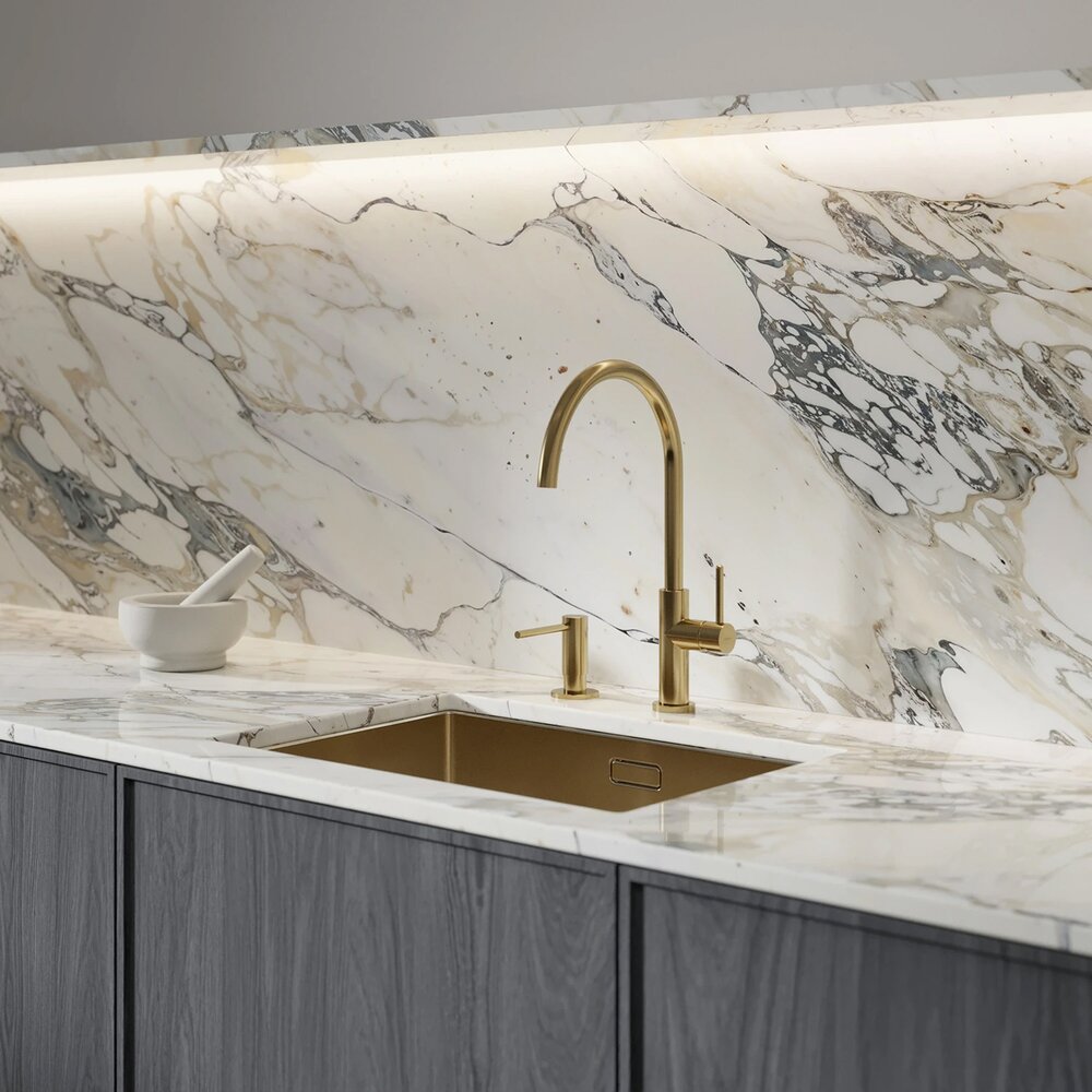 Дозатор за течен сапун Omnires Modern Project месинг полирано 500 ml