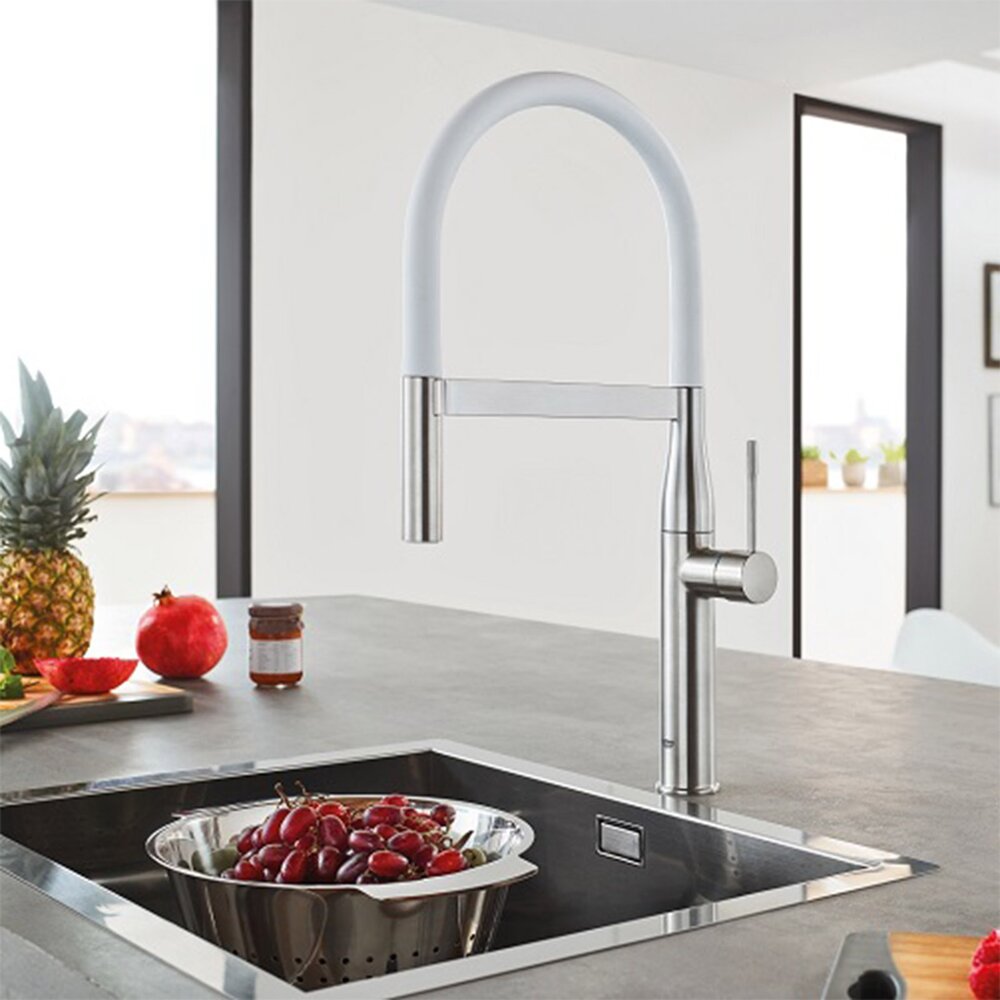 Пипа за батерия кухня Grohe Essence GrohFlexx бял мат