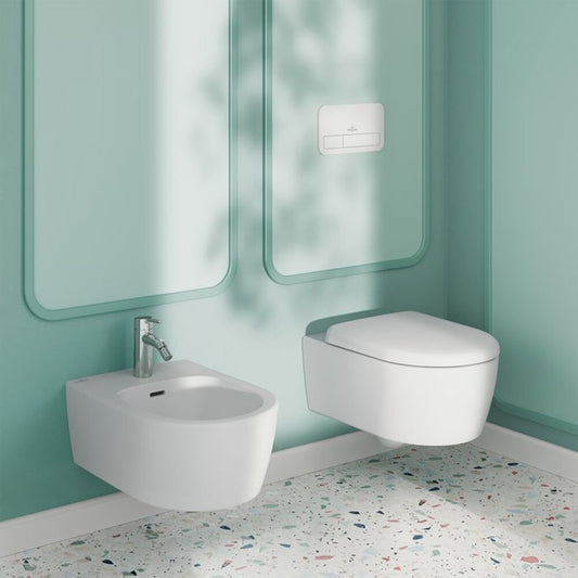 Сет за окачен тоалетен чиния Villeroy&Boch Skyla Combi-Pack Rimless TwistFlush с капак softclose бял Stone CeramicPlus