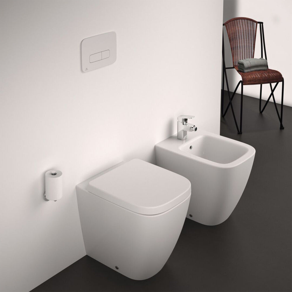 Стояща тоалетна Ideal Standard i.life S rimless бяла гланцова