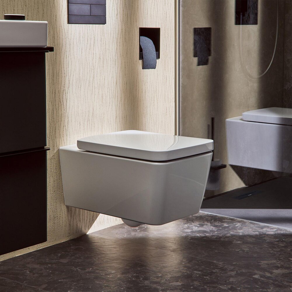 Висяща тоалетна чиния Hansgrohe EluPura Q Rimless AquaFall бяла лъскава